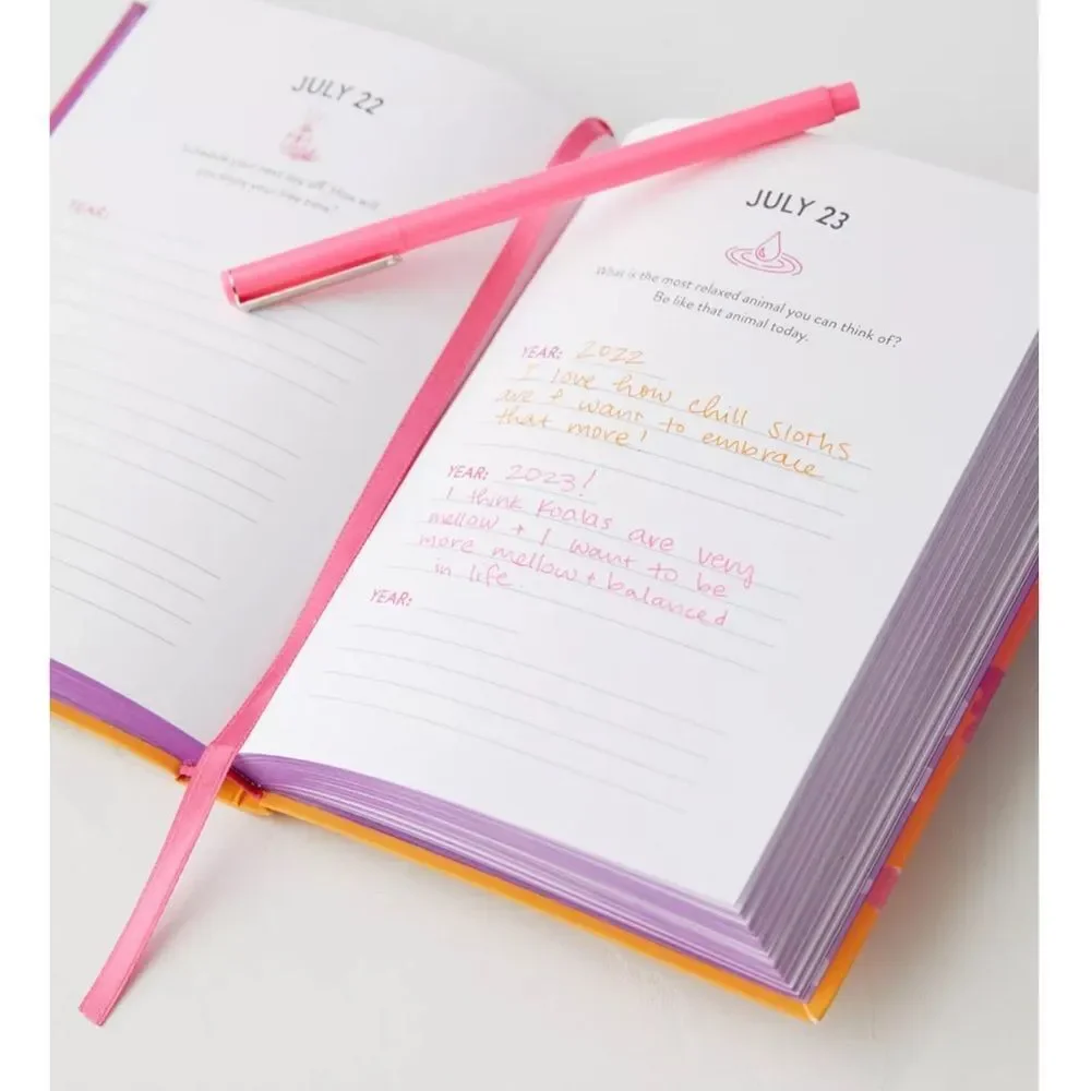 UO One Question a Day for Finding Calm: A Three-Year Journal Book